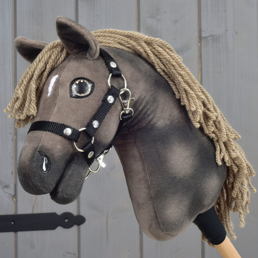 Hobby Horse Avalon s černou ohlávkou, velikost XS