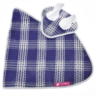 Set Blue Cube od Hobby Horse LarDen s modrobílými kostkovanými ubrousky — jeden s kroužky na ubrousky, druhý rozložený naplocho s růžovým štítkem LarDen — ideální pro dodání půvabu vašemu stolu nebo ke kombinaci se sety dek na piknik.