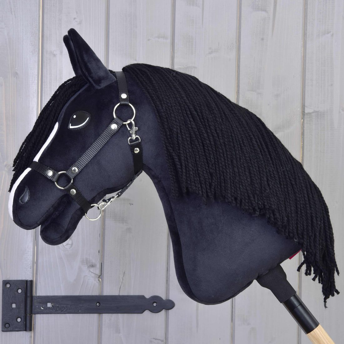 Hobby Horse Freya s černou ohlávkou