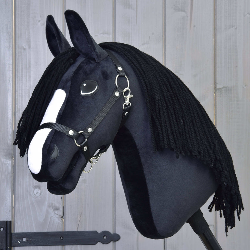 Hobby Horse Freya s černou ohlávkou