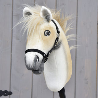 Hobby Horse Honey Pearl s černou ohlávkou - velikost S