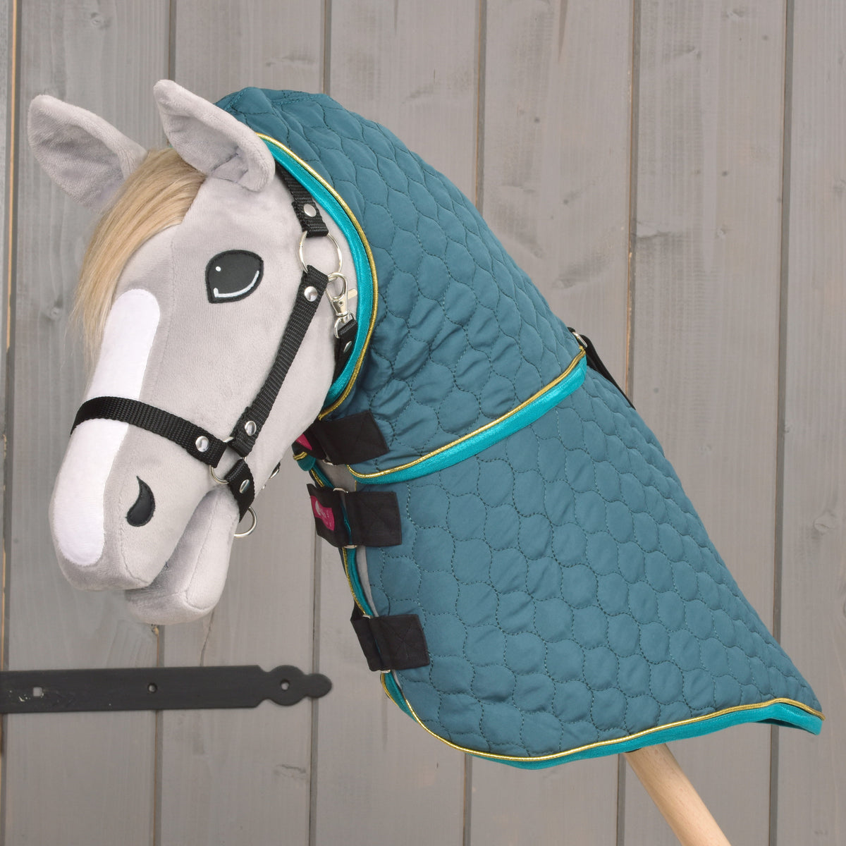 Prošívaná zelená deka pro Hobby Horse s odnímatelným nákrčníkem na šedém Hobby Horse