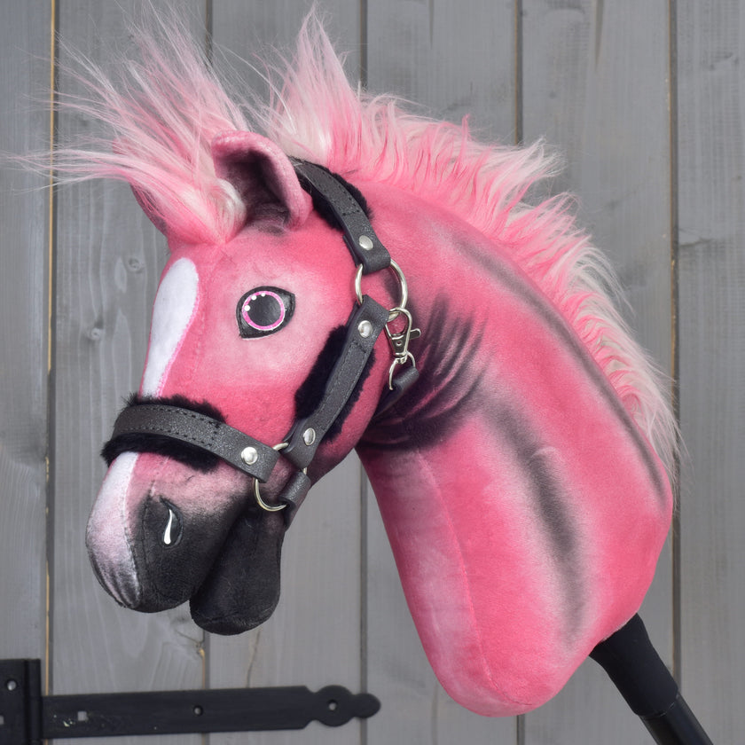 Hobby Horse LarDen Pinkie s třpytivou ohlávkou