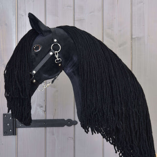 Hobby Horse Maximus s černou ohlávkou