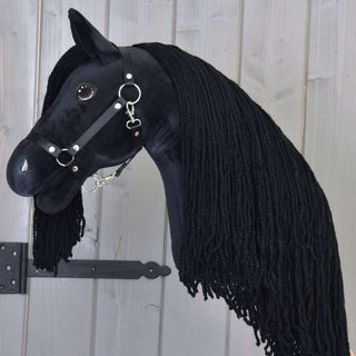 Hobby Horse Maximus s černou ohlávkou
