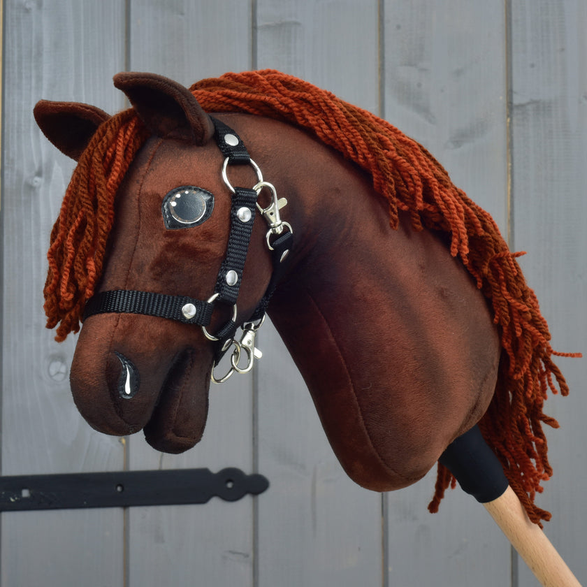Hobby Horse Rebel s černou Ohlávkou - velikost XS