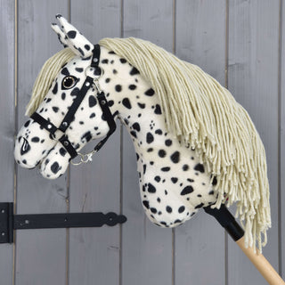Hobby Horse Lord Valentine s černou ohlávkou