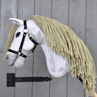 Hobby Horse Victory s černou ohlávkou - velikost M
