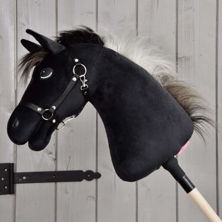 Hobby Horse Bond s černou ohlávkou