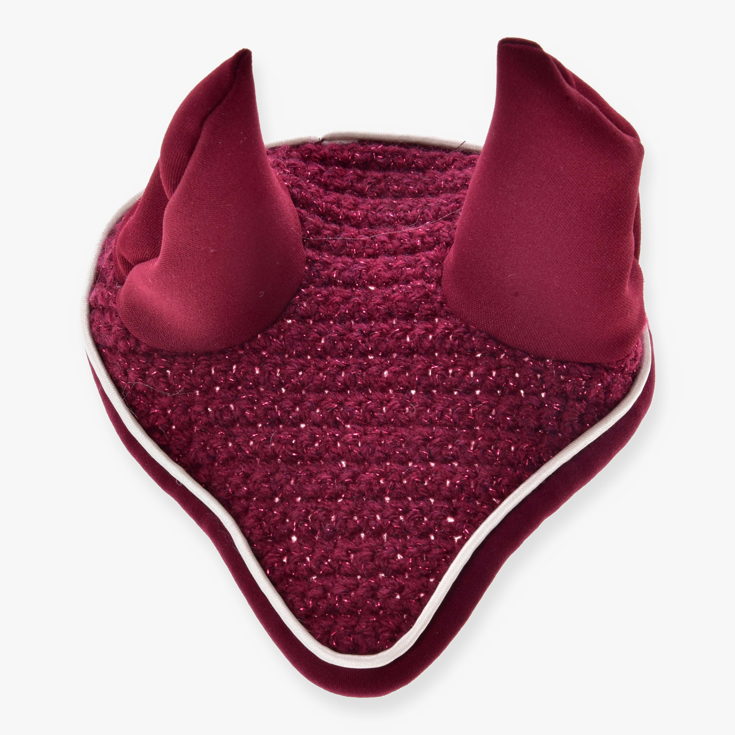 Čabraka Lux Maroon od Hobby Horse LarDen, háčkovaná čabraka se dvěma špičatými kryty uší a bílým lemem, poskytující ochranu proti hmyzu pro Hobby Horse, zobrazená na čistě bílém pozadí.