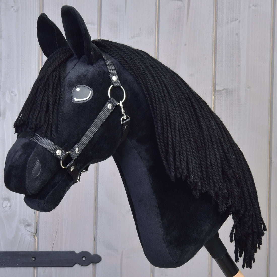 Hobby Horse Mahal s černou ohlávkou