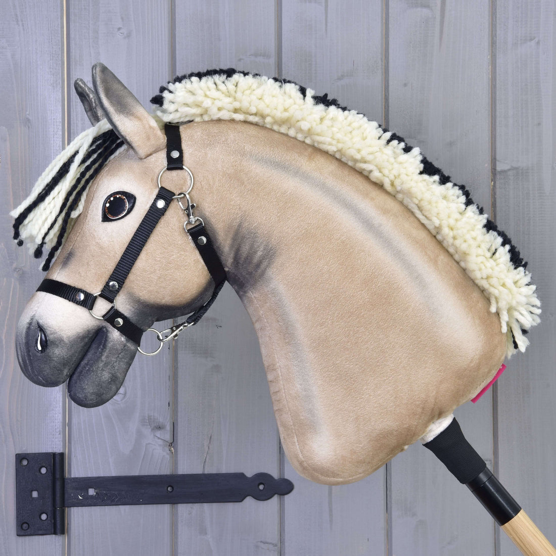 Hobby Horse Ozzy s černou ohlávkou