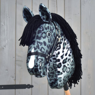 Hobby Horse Picasso s černou ohlávkou