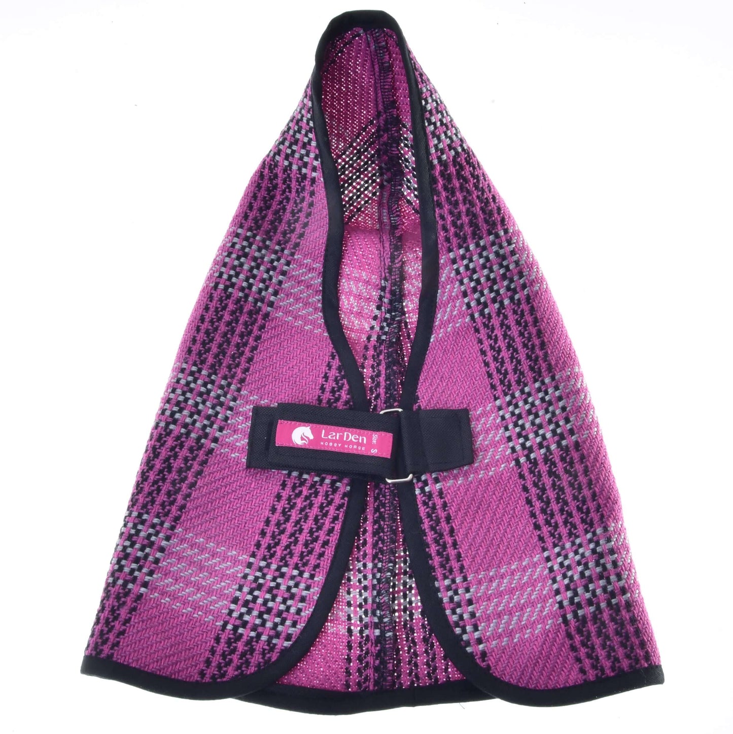 Růžový kostkovaný psí kabátek s černým lemováním položený naplocho. Deka stájová Pink od Hobby Horse LarDen má zapínání na suchý zip s růžovým štítkem LarDen Pets a je inspirovaná dekou pro Hobby Horse.
