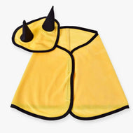 Set Yellow (čabraka+deka) (vel. M) od Hobby Horse LarDen v sytě žluté barvě s černě lemovanými detaily, ideální jako hravý kostým pro děti, mazlíčky nebo jako nápaditá čabraka pro váš Hobby Horse.