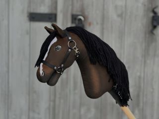 💯Silverstone G - Hobby Horse velikosti S, který bude k zakoupení na LarDen stánku na @pragueplayoffs v O2 ve dnech...